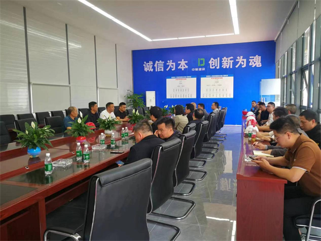 工程热火朝天的干，学习“见缝插针”的进行。